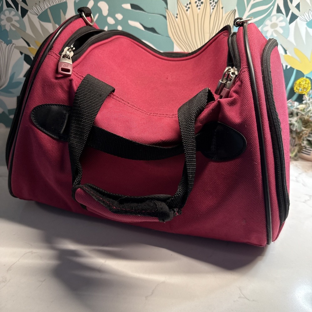 American Tourist PINK Travel CarryOn Overnight Bag Duffle Bag Gym Bag 14"x12"x9" - Picture 7 of 9